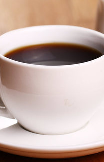 Beber de duas a três xícaras de café por dia aumenta a expectativa de vida, diz estudo (Freepik)